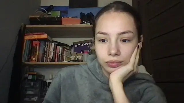 Snapshot of Yuna5343 chatting on November 2025 08:42:01 PM Yuna5343 online show from November 2025 08:42:01 PM