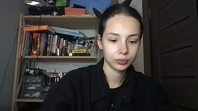 Snapshot of Yuna5343 chatting on December 2025 08:19:01 PM Yuna5343 online show from December 2025 08:19:01 PM