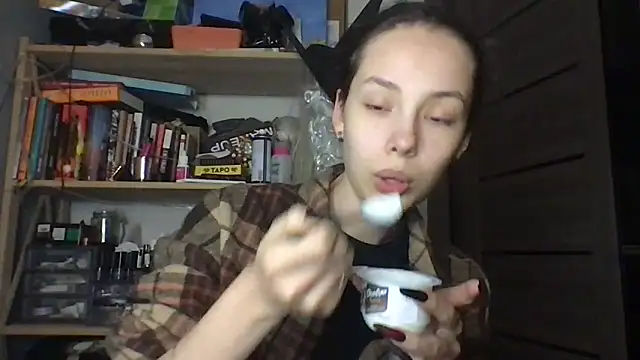 Yuna5343 online show from December 2025 08:13:01 PM