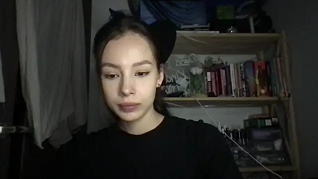 Yuna5343 online show from October 2025 06:52:01 PM