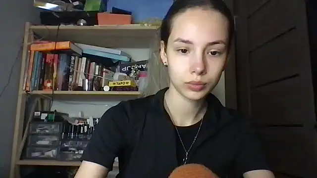 Snapshot of Yuna5343 chatting on December 2025 08:19:01 PM Yuna5343 online show from December 2025 08:19:01 PM