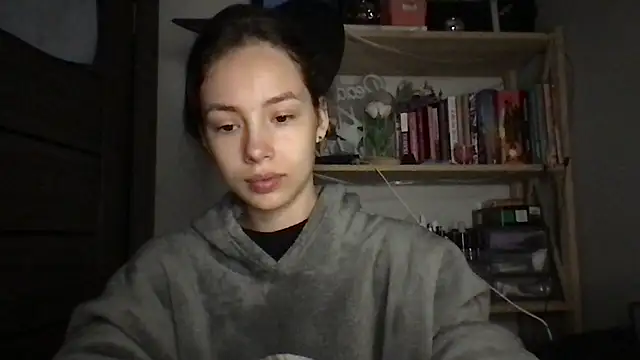 Yuna5343 online show from October 2025 08:32:02 PM