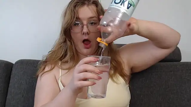 Snapshot of AgnesRoseCams chatting on March 2026 09:57:01 AM AgnesRoseCams online show from March 2026 09:57:01 AM