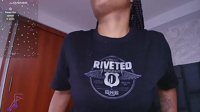 mishell- online show from October 2025 06:52:01 PM