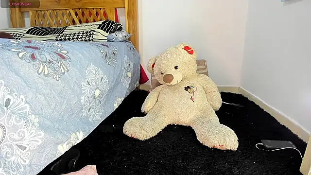 mishell- online show from May 2026 12:57:01 AM