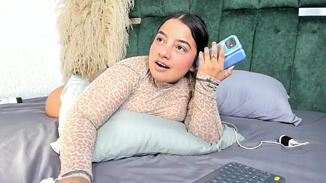 Chloe jackson25 online show from July 2026 07:04:02 PM