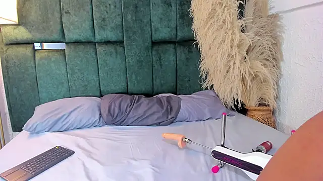 Chloe jackson25 online show from February 2026 06:38:01 PM