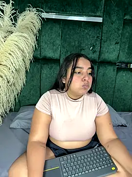 Chloe jackson25 online show from November 2025 06:34:01 PM