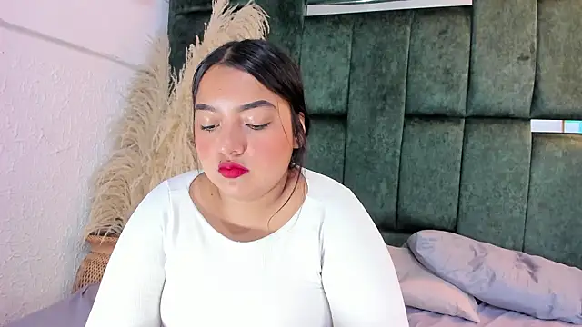 Chloe jackson25 online show from February 2026 05:47:02 PM