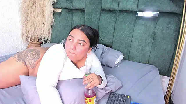 Chloe jackson25 online show from June 2026 06:57:01 PM