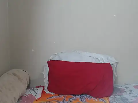 Snapshot of _SweetLips_ chatting on October 2025 08:21:01 PM SweetLips online show from October 2025 08:21:01 PM