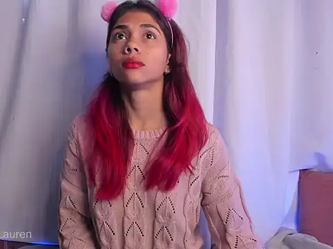 Laurenn 2 online show from October 2025 05:21:02 PM