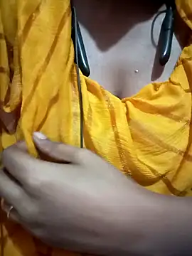 kaviyaponnu0987 online show from March 2026 07:26:01 PM