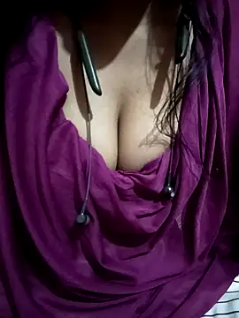 kaviyaponnu0987 online show from February 2026 02:04:02 PM