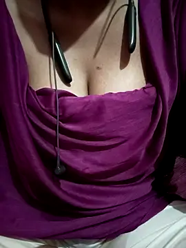 kaviyaponnu0987 online show from March 2026 07:56:01 PM