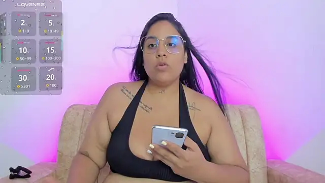 Snapshot of Khertt-Slov chatting on September 2025 11:10:01 PM Khertt-Slov online show from September 2025 11:10:01 PM