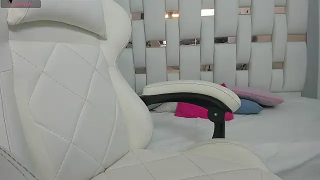 Snapshot of Katalina_red chatting on September 2025 07:25:02 PM Katalina red online show from September 2025 07:25:02 PM