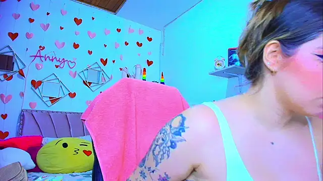 Anny Hurtado online show from October 2025 08:29:02 AM