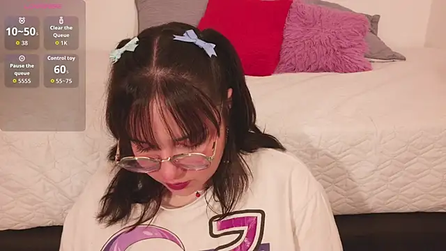 Gaby99  online show from September 2025 11:43:01 PM