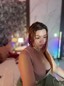 Snapshot of Bigass_curvy chatting on November 2025 08:25:01 PM Bigass curvy online show from November 2025 08:25:01 PM