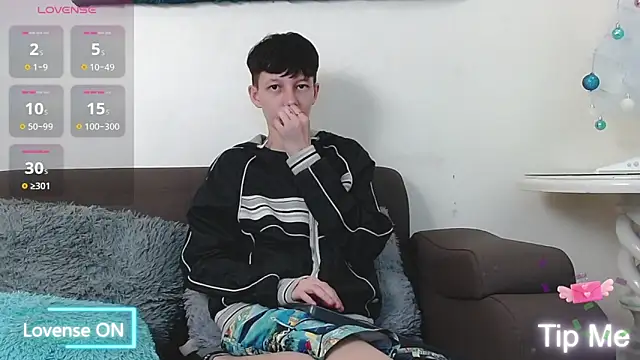 LiamBrown09 online show from December 2025 07:48:01 PM