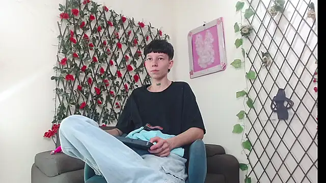 LiamBrown09 online show from April 2026 07:15:02 PM