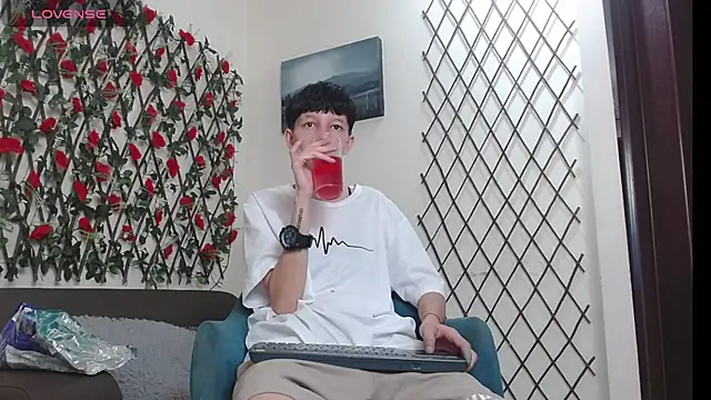 LiamBrown09 online show from May 2026 07:18:01 PM