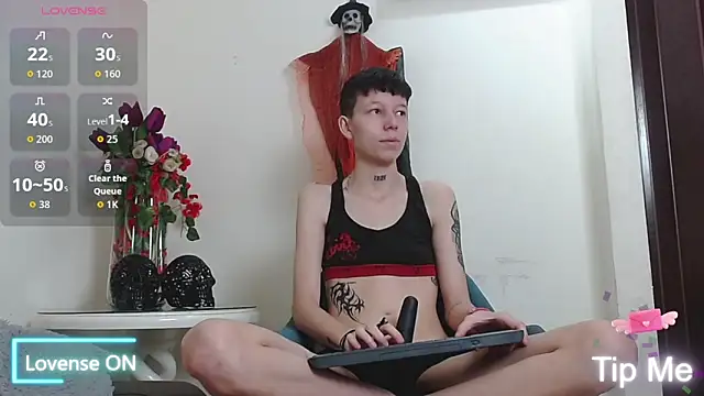 LiamBrown09 online show from October 2025 07:15:01 PM