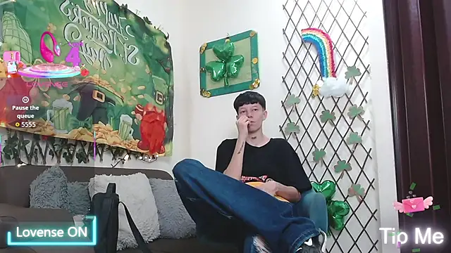 LiamBrown09 online show from March 2026 07:32:01 PM