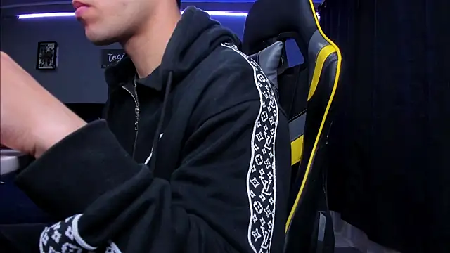 alexgiraldo   online show from October 2025 09:41:02 AM