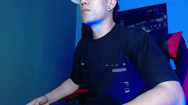 alexgiraldo   online show from May 2026 01:42:01 AM