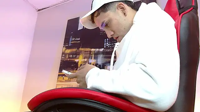 alexgiraldo   online show from March 2026 03:04:01 PM