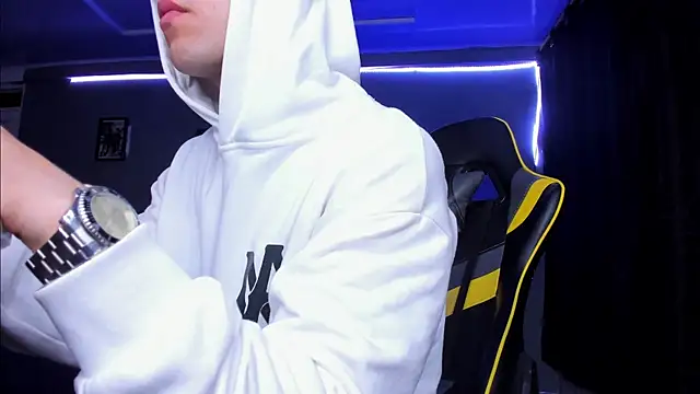 alexgiraldo   online show from October 2025 10:14:02 AM