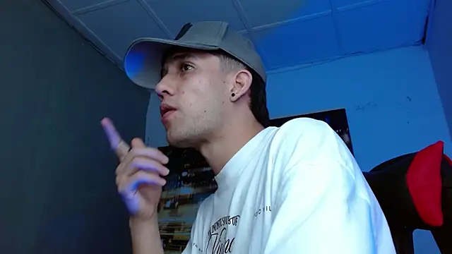 alexgiraldo   online show from May 2026 11:48:02 PM