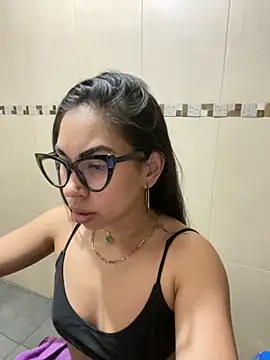Snapshot of jessens144 chatting on October 2025 03:41:02 AM jessens144 online show from October 2025 03:41:02 AM