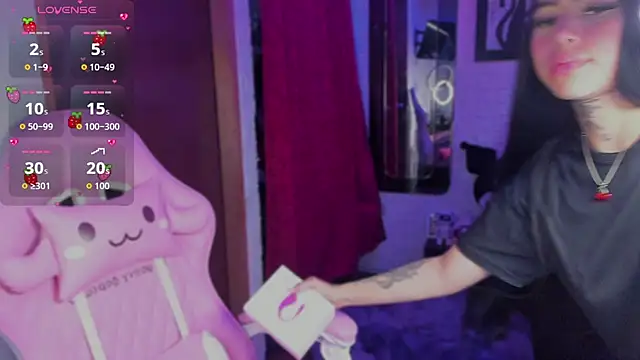 Snapshot of babee_04 chatting on September 2025 07:21:02 PM babee 04 online show from September 2025 07:21:02 PM