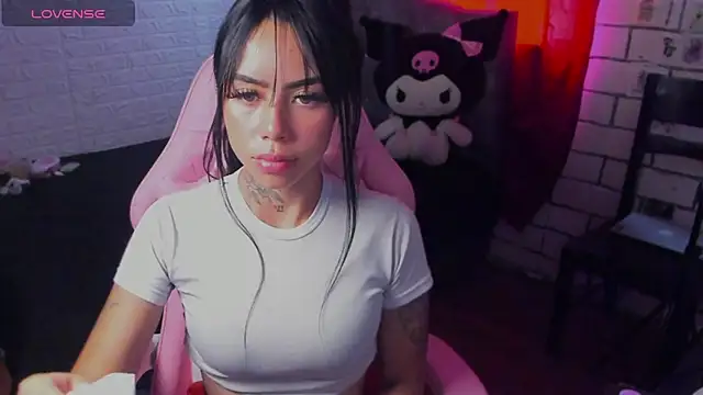 Snapshot of babee_04 chatting on November 2025 08:13:02 PM babee 04 online show from November 2025 08:13:02 PM