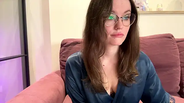 mia shine bright wow online show from September 2025 03:41:02 AM