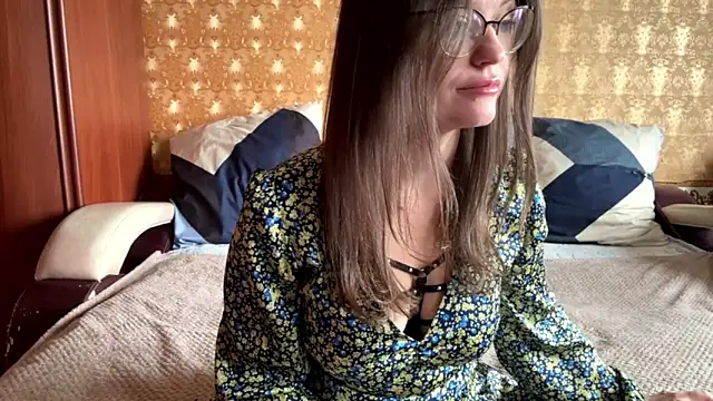 mia shine bright wow online show from October 2025 05:10:02 AM