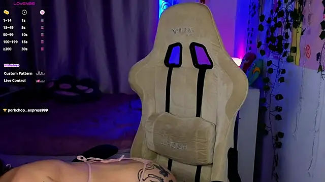 bunnykellyyy online show from March 2026 06:58:02 PM