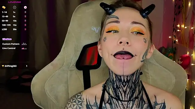 bunnykellyyy online show from February 2026 07:03:02 PM