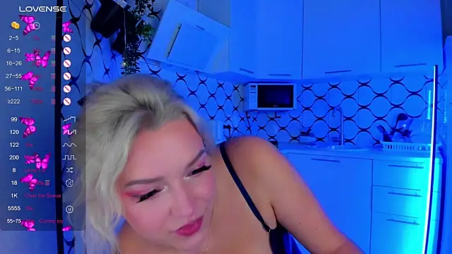 Snapshot of Candy_Mur chatting on September 2025 04:12:02 PM Candy Mur online show from September 2025 04:12:02 PM