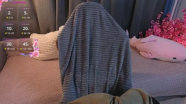 Dark Shine online show from February 2026 06:41:01 PM