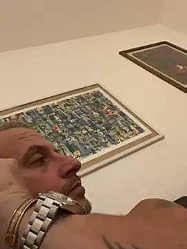 Snapshot of Maurinho3005 chatting on October 2025 11:03:02 PM Maurinho3005 online show from October 2025 11:03:02 PM