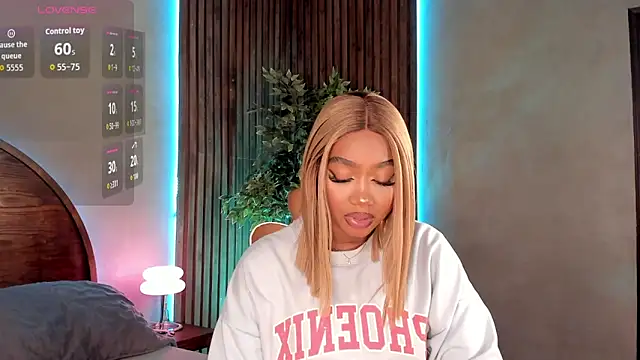 alisonn moon online show from November 2025 10:46:02 PM