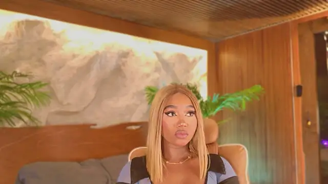 alisonn moon online show from April 2026 10:05:02 PM