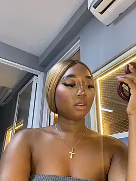 alisonn moon online show from November 2025 11:03:02 PM