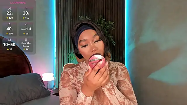 alisonn moon online show from October 2025 10:20:01 PM