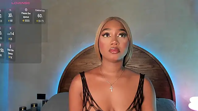 alisonn moon online show from November 2025 10:10:01 PM