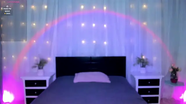 Evolet Bee online show from March 2026 12:42:02 PM